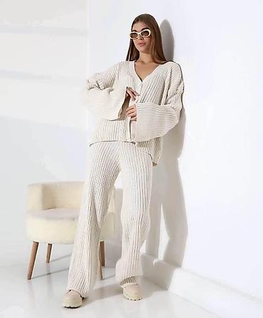 laura biagiotti srbija: Komplet: 3.900 dinara 
Uvoz iz Turske 
Dužina nogavica 120cm — 4