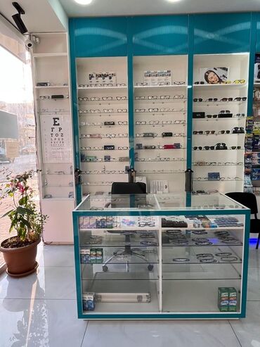 Aksesuarlar üçün vitrinlər: Eynək üçün, Yeni — 13