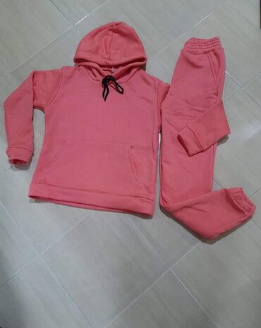 Kompleti: Termo S M L XL XXL
2700na seriju 3000 na komad — 2