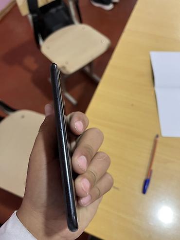 наклейки для мышки: IPhone SE 2020, Б/у, Черный, 100 % — 2