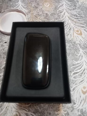 samsung level u: Qara rəngli ağıllı bilərzik/fitnes trekeri - Tam qara, parlaq kapsul — 1