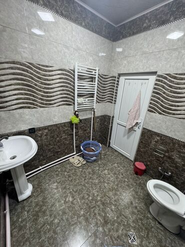 Uzunmüddətli kirayə evlər: Sumqayıt 16 ci mikrorayon Səda marketin yaxınlığında 4 otaq ev kirayə — 13