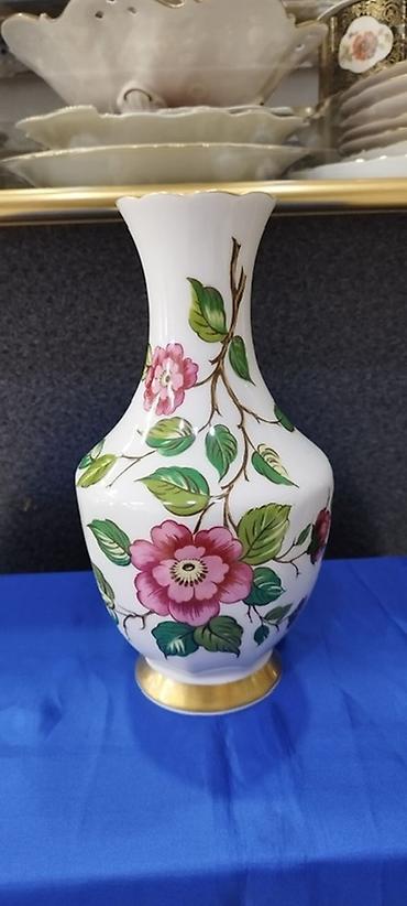 Qab-qacaq və mətbəx ləvazimatları: Porcelan və kristal dekor/servis dəstləri - Porcelan vazalar: biri — 9