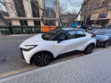 31 masin: Toyota C-HR: 1.8 l | 2023 il Krossover