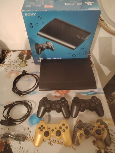 Xbox Series X: Plesdesin 3 super silim 500 gb yadas yadasinda 30 dan cox oyun var. 4