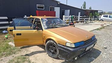 mazda 2000: Mazda 626: 1988 г., 0.2 л, Механика, Бензин, Хэтчбэк — 6