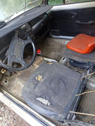 Volkswagen: Volkswagen Golf: 1983 г., 1.8 л, Механика, Бензин, Хэтчбэк