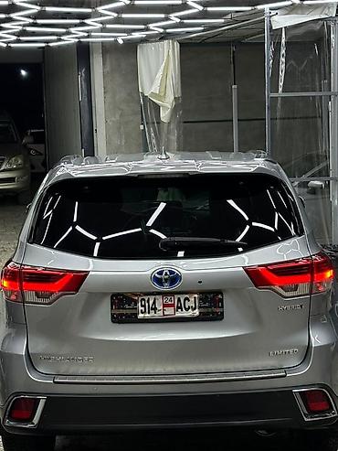 Toyota Highlander: 2018 г., 3.5 л, Автомат, Гибрид, Кроссовер lalafo.kg да — 4 Toyota Highlander: 2018 г., 3.5 л, Автомат, Гибрид, Кроссовер — 4