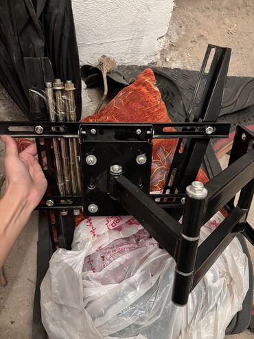 Кронштейны: Новый !!! Универсальный Настенный кронштейн для телевизора подходить at lalafo.kg — 7 Кронштейны: Новый !!! Универсальный Настенный кронштейн для телевизора подходить — 7