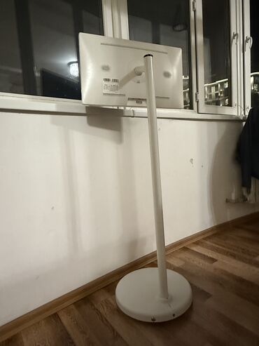 планшетный компьютер: Продаю такой передвижной телевизор-планшет. Брали за 27 тысяч в Gadjet