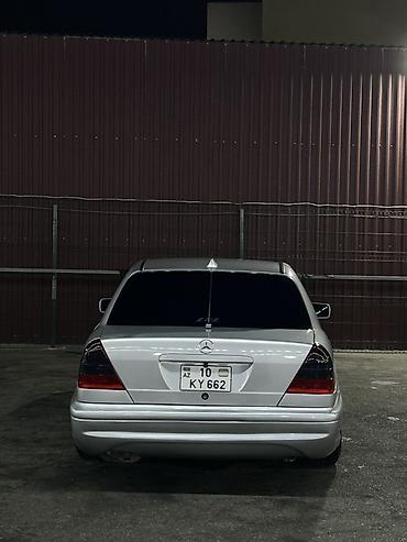 mercedes benz e250: Mercedes-Benz C-Class: 2.3 l | 1998 il Sedan — 2