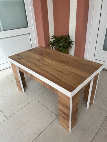 Stolovi: Klub stolovi- različitih dezena Odmah dostupni stočići! Napravljen od — 2