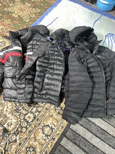 горнолыжные куртки мужские распродажа: Универсальные пуховые куртки в черном цвете, за три куртки 1500