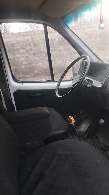 Yük maşınları: QAZ 1998 il, motor 2.4 l, Tent — 4