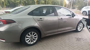 corola: Toyota Corolla: 2020 г., 1.8 л, Вариатор, Гибрид, Седан — 6