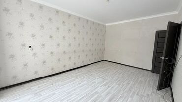 тоголок молдо фрунзе: 2 комнаты, 52 м², 106 серия, 2 этаж, Евроремонт
