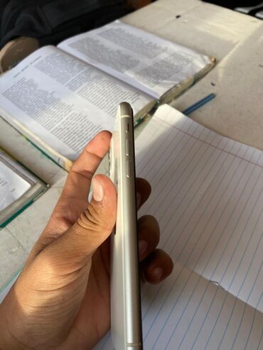 Apple iPhone: IPhone 11, Б/у, 128 ГБ, Белый, Зарядное устройство, Защитное стекло, Кабель, 80 % — 8