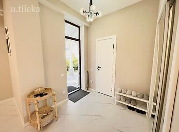 studio apartment: 🏡 Продаётся премиальный дуплекс в Chaika Resort на Иссык-Куле. 📍 2-я — 2