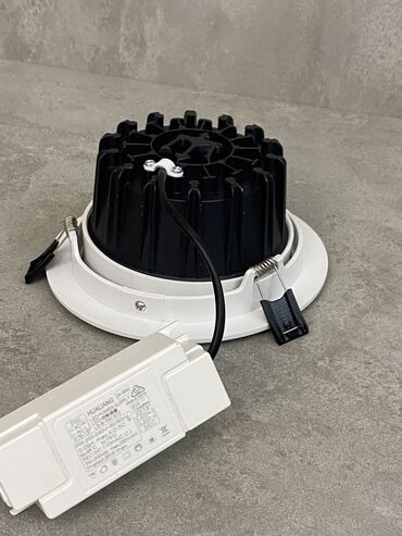 Spot lampalar: Müxtəlif ölçülərdə və işıq gücündə olan spot çeşitlərimiz var — 6