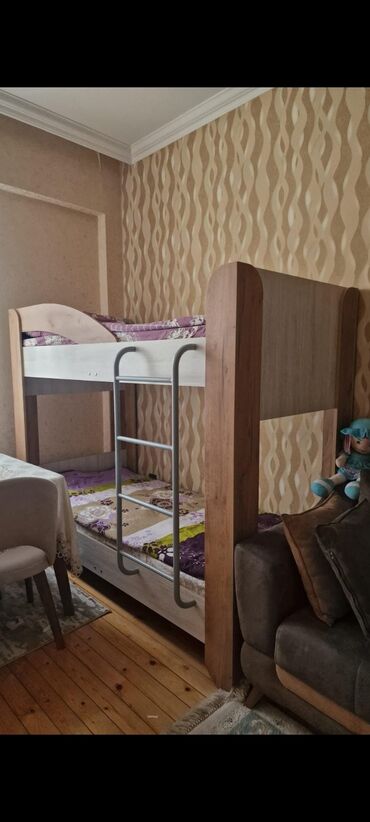 ucuz demir qapi: Oğlan və qız üçün, Çarpayı