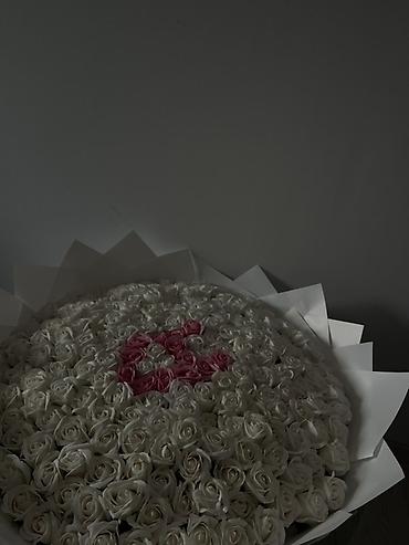 цветы розы ош: 🌹 201 роза — всего 4000 сом! 🤍 Мыльные и тканевые цветы — выглядят — 4