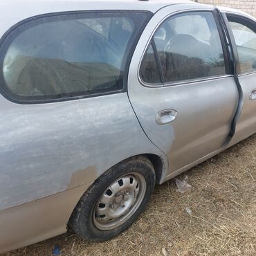 Hyundai: Model: Nissan Almera Tino (station wagon/hatchback) Rəng: Gümüşü — 7