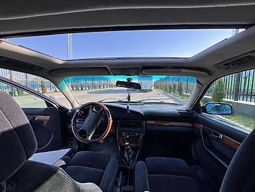 кузов на пассат б3: Audi 100: 1991 г., 2.8 л, Кол менен иштөөчү, Бензин, Седан — 10