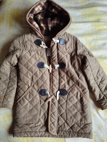 детская куртка деми: Продаю Деми куртку удлиненную в хорошем состоянии. примерно на 5 лет