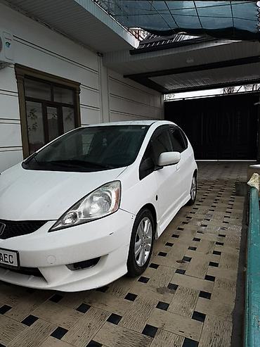 Honda: Honda Fit: 2009 г., 1.5 л, Вариатор, Бензин, Хэтчбэк — 2