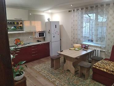 Продажа коттеджей и домов: Продам дом в верхней части города Кара Балта. S 90m². Участок хоз — 14