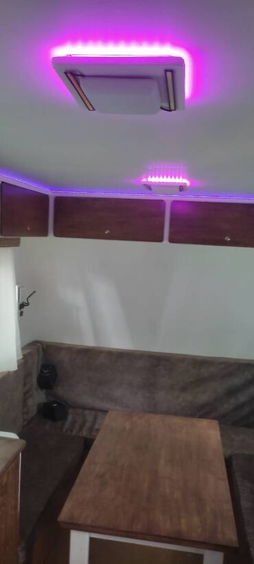 Qoşqular: KARAVAN sifarişlə. Istirahətiniz üçün tam şərait var . 12 volt — 9