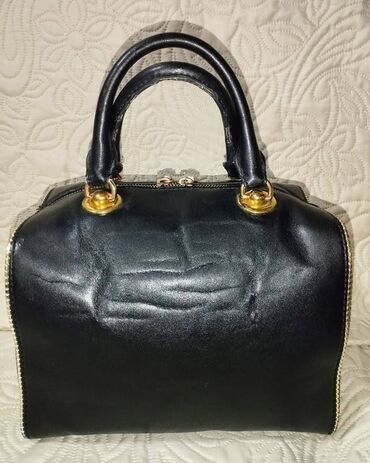 Torbe: Moschino prelepa crna torba Efektna i nesvakidašnja Moschino torba u — 2