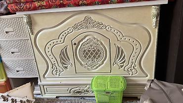 office table: Спальный гарнитур, Б/у, Тумба, Двуспальная кровать, Шкаф, Белоруссия, Самовывоз, цвет - Бежевый — 4
