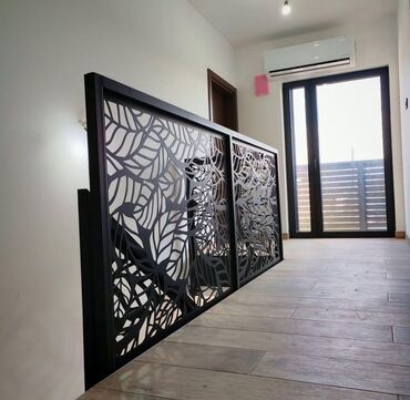 Металлические заборы: Кованые перила для лестниц, выполненные в различных стилях. Эти перила — 7