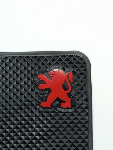 Tuning oprema: Neklizajuća podloga PEUGEOT PEUGEOT gumena neklizajuća podloga — 7