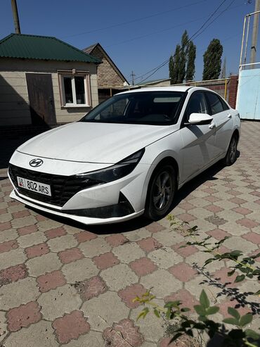 срочно в связи с переездом: Hyundai Avante: 2020 г., 1.6 л, Автомат, Бензин, Седан