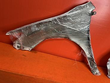 Крылья и комплектующие: Крыло Переднее правое Toyota, Оригинал — 2