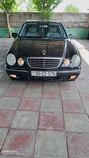 mersedes qapı: Mercedes-Benz E 260: 2.6 l | 2001 il Sedan