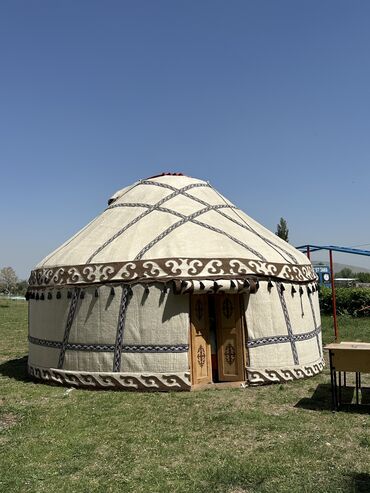 футболное поле: Аренда юрты, Каркас Деревянный, 75 баш, Казан, Посуда, С полом
