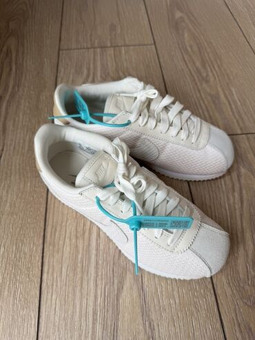 крем: Кроссовки, 37.5, Nike, Новый, цвет - Белый
