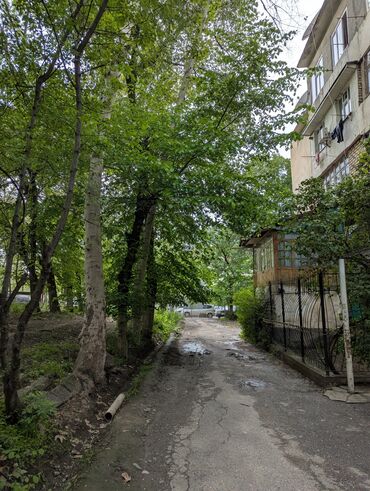 долгосрочная аренда квартиры ош: 2 бөлмө, Менчик ээси, Чогуу жашоосу жок, Жарым -жартылай эмереги бар