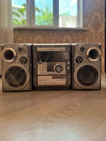 Samsung mini musiqi mərkəzi – 3 hissəli Hi‑Fi sistem Xüsusiyyətlər: -