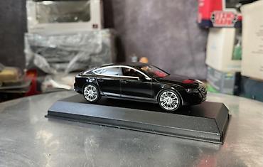 İncəsənət və kolleksiyalar: Audi, 2010 il, 1:43, Dəmir, Ödənişli çatdırılma — 10