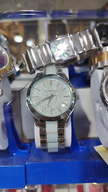 bakida saat: Michael Kors qadın qol saatı - Korpus: qızılı ton, bəzəkli daşlarla — 6
