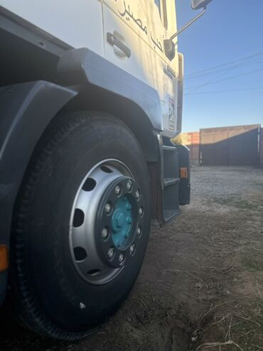 Тягачи: Тягач, MAN, 1998 г., Тентованный — 10