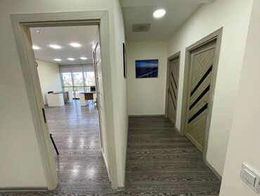 Ofislər: Xətai metrosunun arxasında, metroya piyada 7-8 dəqiqəlik məsafədə, 16 — 18