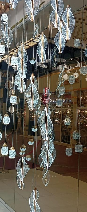 продажа люстр: Müasir asma LED lustra – spiral/yarpaq formalı işıq elementləri ilə — 1