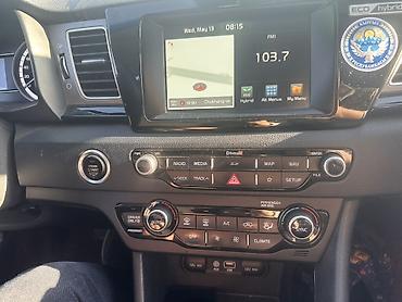 Панели, обшивки: Центральная консоль Kia 2017 г., Б/у — 3