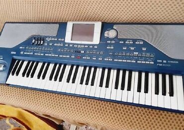 Sintezatorlar: Korg pa800 təzədir çox az işlənib. belə alət nadir hallarda tapılır