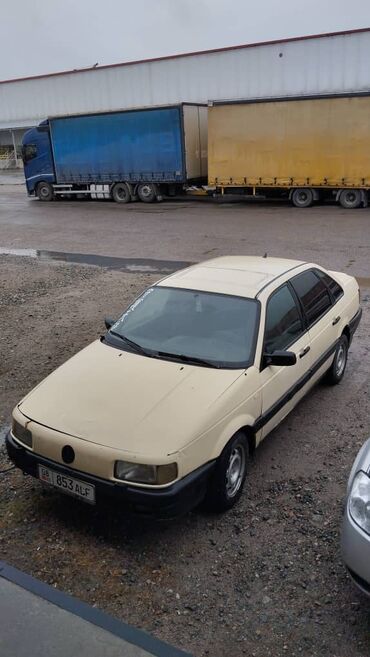 lexus 1990: Volkswagen Passat: 1.9 л | 1990 г. | Седан
